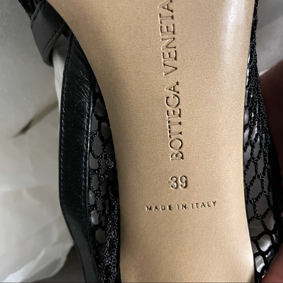 BOTTEGA VENETA Chain-embellished macramé and leather pumps Black - Picture 9 of 16